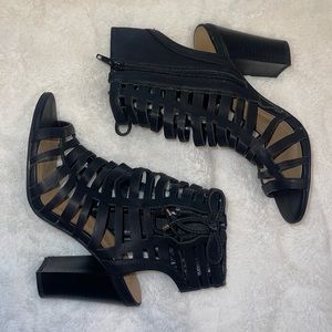 Black Strappy D Chunky Heel Sandals Size 8 1/2 - Good Condition